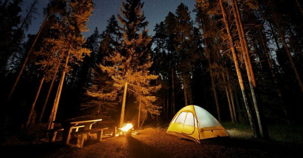 Camping in Yellowstone Park