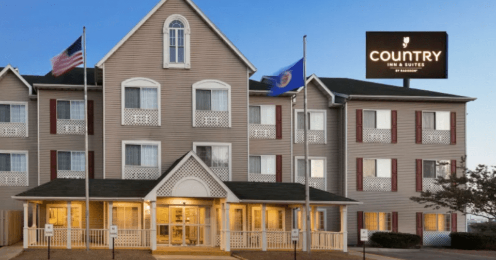 Country Inn Hotels in Owatonna, MN